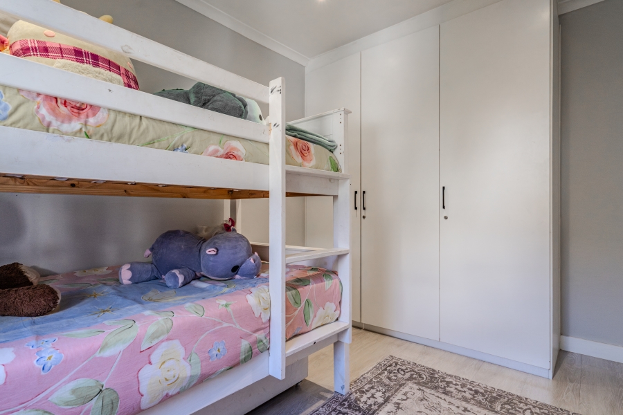 2 Bedroom Property for Sale in Vredehoek Western Cape